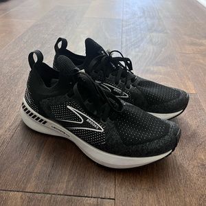 Brooks levitate stealthfit running shoes
